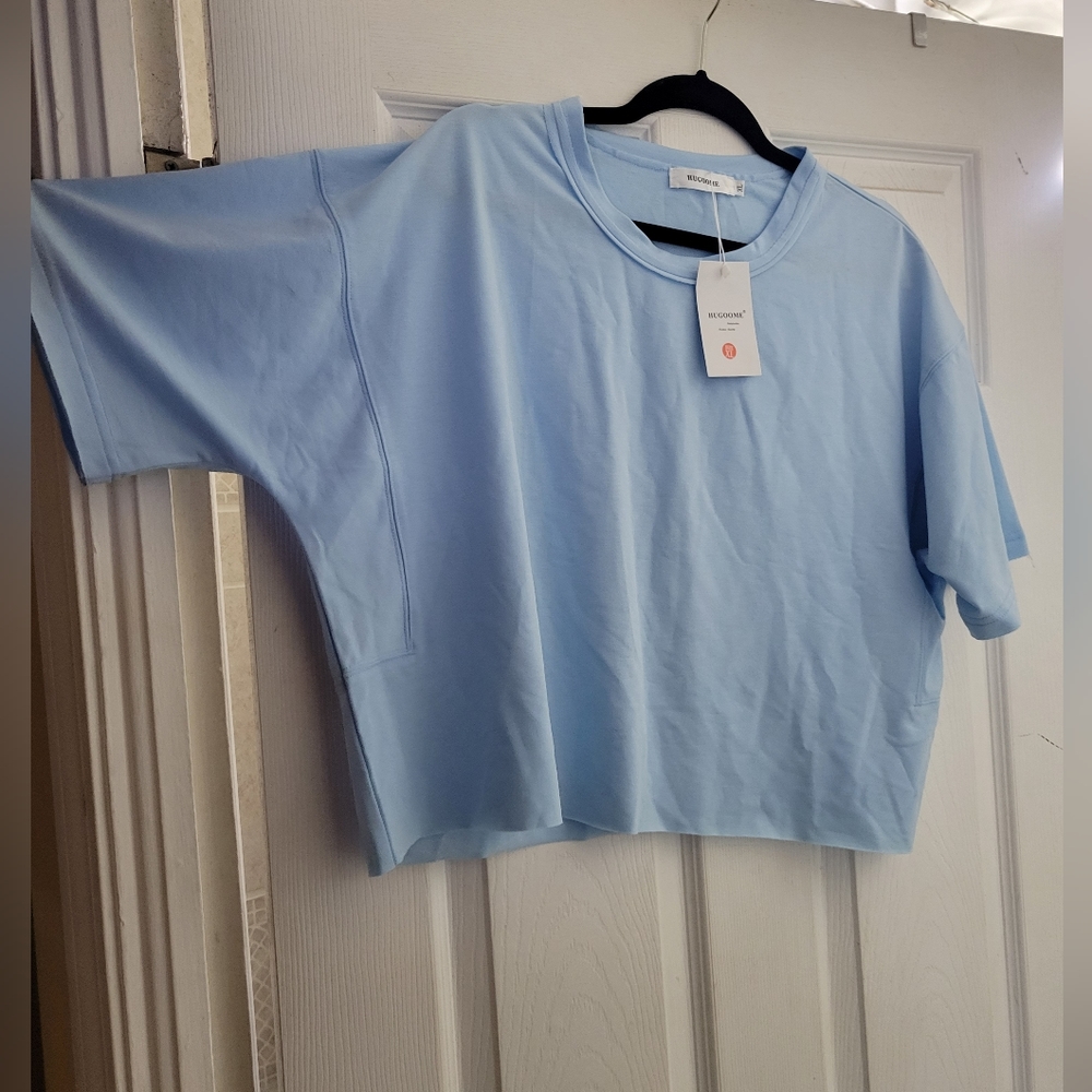 Hugoome Blue crop tshirt, short sleeve new with tags size xl